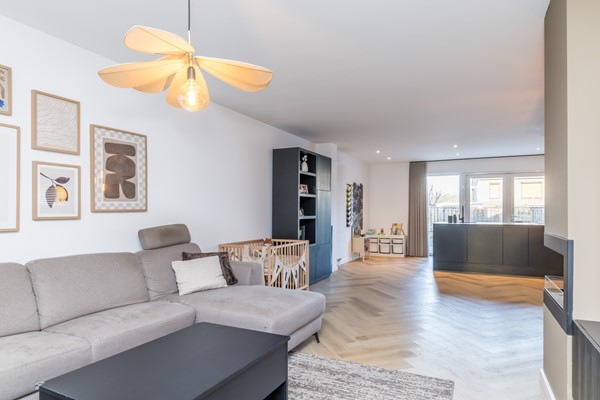 Foto - Te koop: Instapklare gemoderniseerde geschakelde 2 onder 1 kap woning met aanbouw, 3 slaapkamers, garage en een tuin in Voerendaal